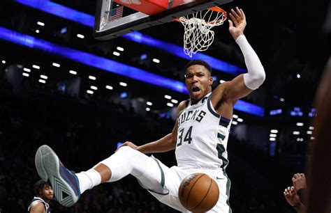 why is giannis antetokounmpo not playing